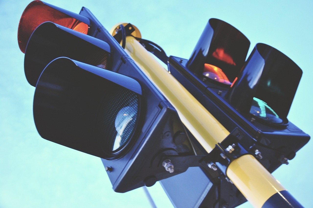 traffic-light-1360645_1280